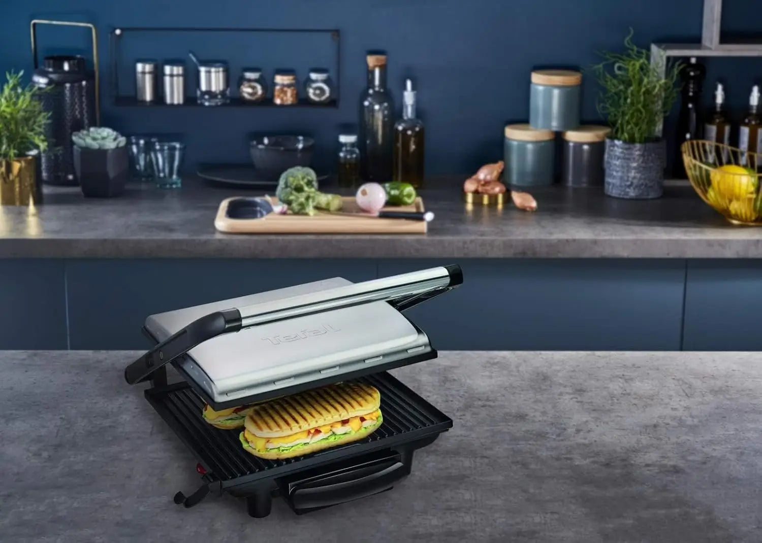 Inicio Panini Grill, 2000 Watts, Multi-Colour, Stainless Steel/Plastic, GC241D28 - 1-Year Manufacturer Warranty